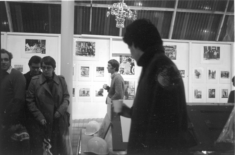 0002052_HalfmoonPhotography_Photograph_ExhibitionOpening_GeorgePlemper_1980_Photo02.jpg